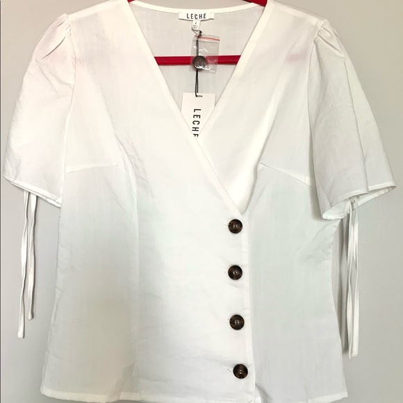 White blouse with buttons - Picture 2 of 7